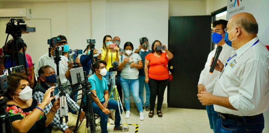 Salud, seguridad y empoderamiento, compromiso de Javier Villacaña con las mujeres