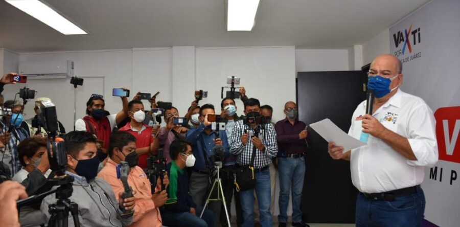 A la hora que quiera, responde Javier Villacaña a Martínez Neri quien le propuso debatir