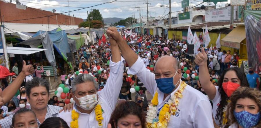 Multitudinario respaldo de la UCD a Javier Villacaña