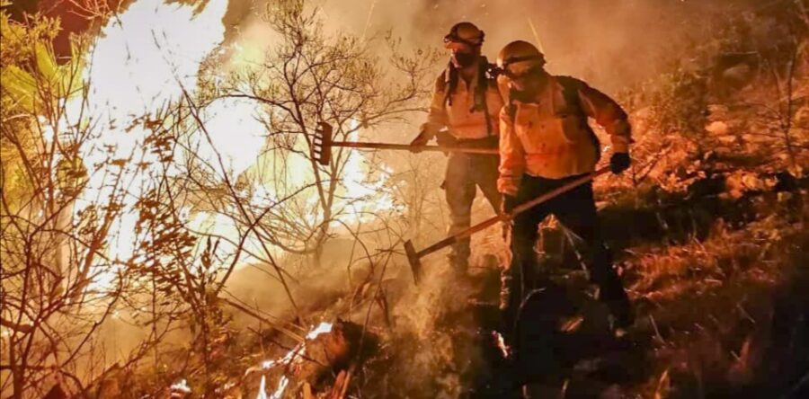 Muere persona de la tercera edad cuando combatía un incendio