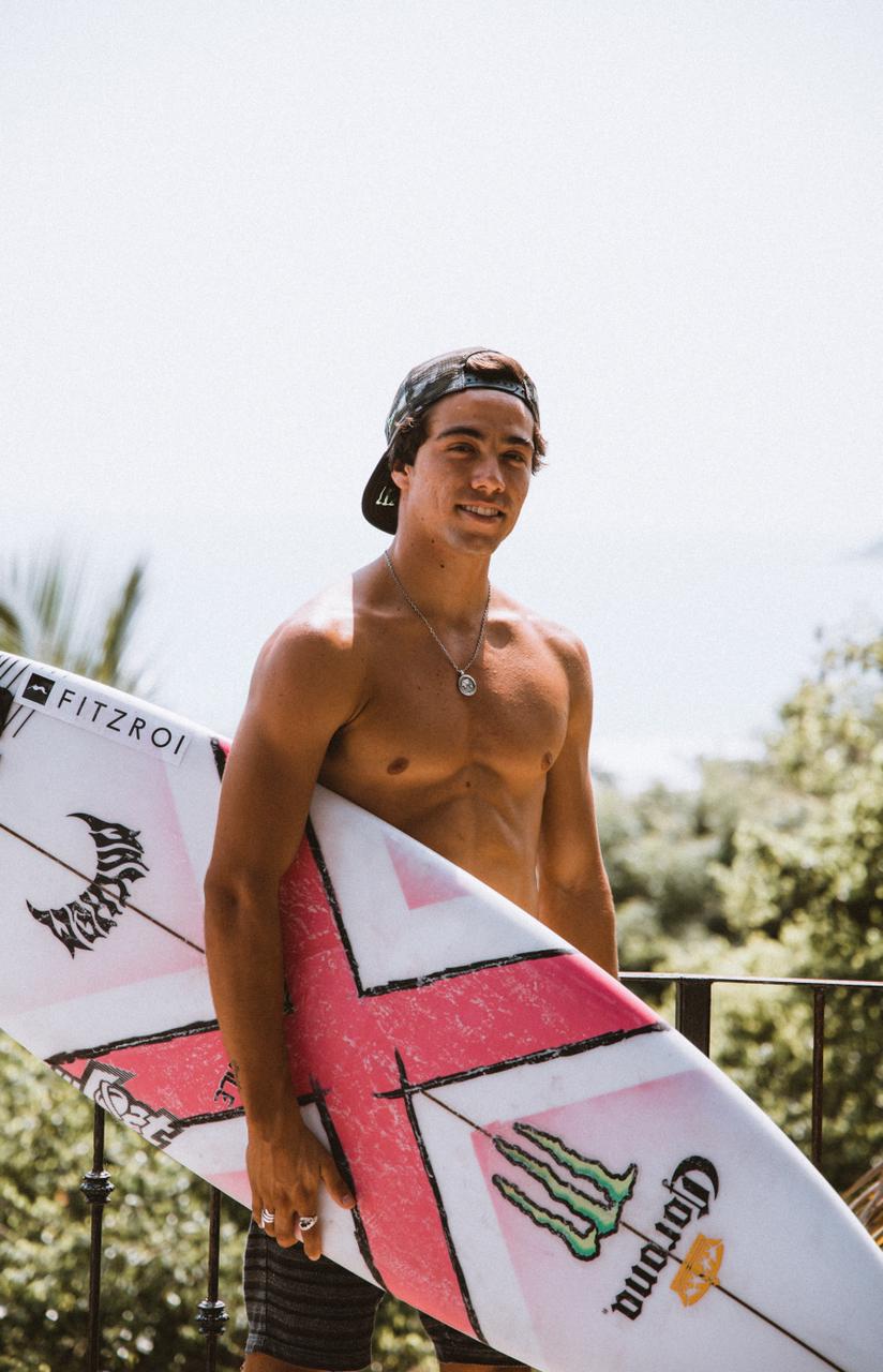 Atletas oaxaqueños dominan la preselección de surf que buscará boletos olímpicos