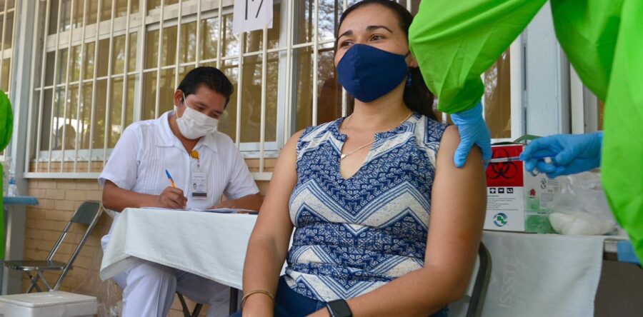 Con más de 35 mil dosis aplicadas en un día, Oaxaca rompe récord de vacunación