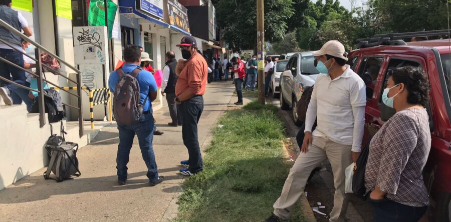 Trabajadores del IEBO exigen pagos de salarios y demás prestaciones laborales