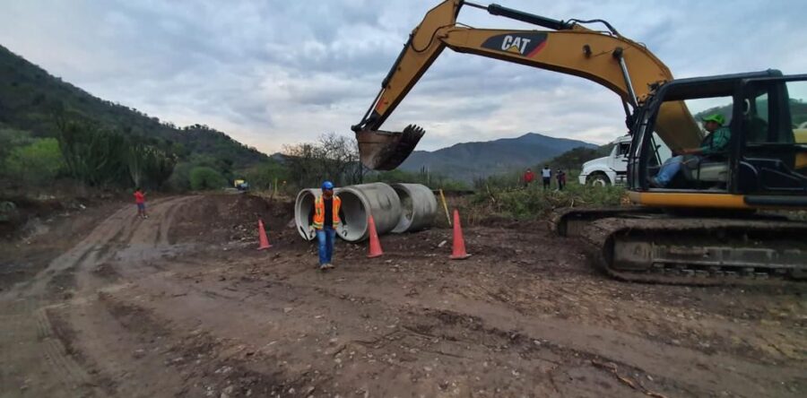 Inicia la SCT con los trabajos para restablecer la circulación en las carreteras afectadas