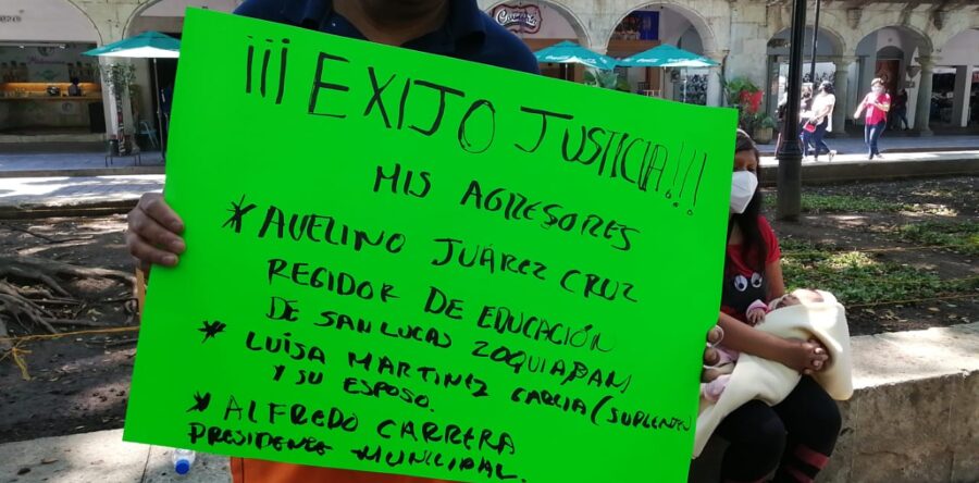 Por cachar a funcionarios municipales besándose, lo encarcelan y lo golpean