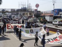 Marcha la CENEO en apoyo a los estudiantes de Chiapas