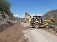 Continúan laborando en el tramo carretero a la altura de Totolapan afectado por las lluvias