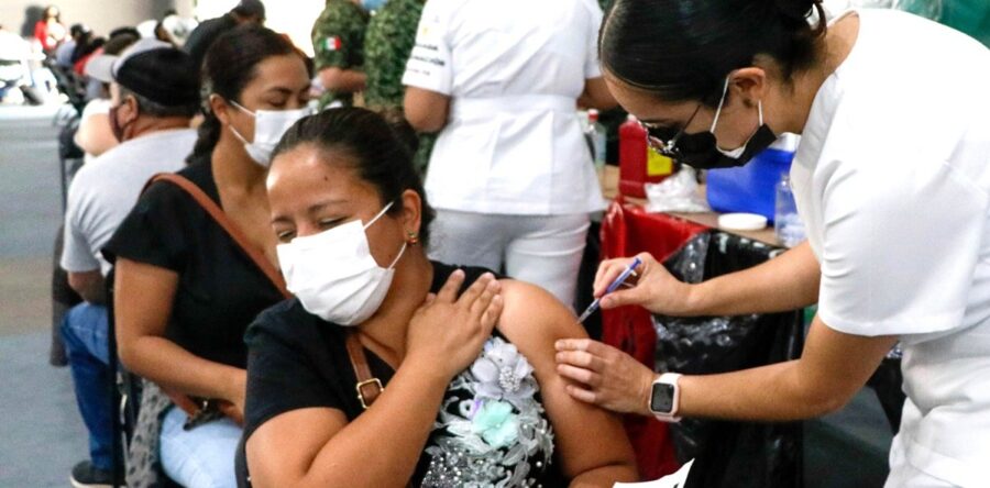 Vacunación de 50 a 59 años inició en la Ciudad de México