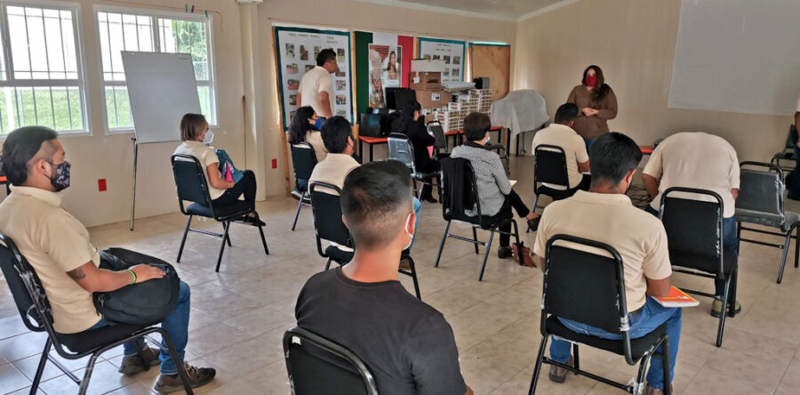 Promueve IEEPO manual para prevención de situaciones de riesgo en niñas, niños y adolescentes