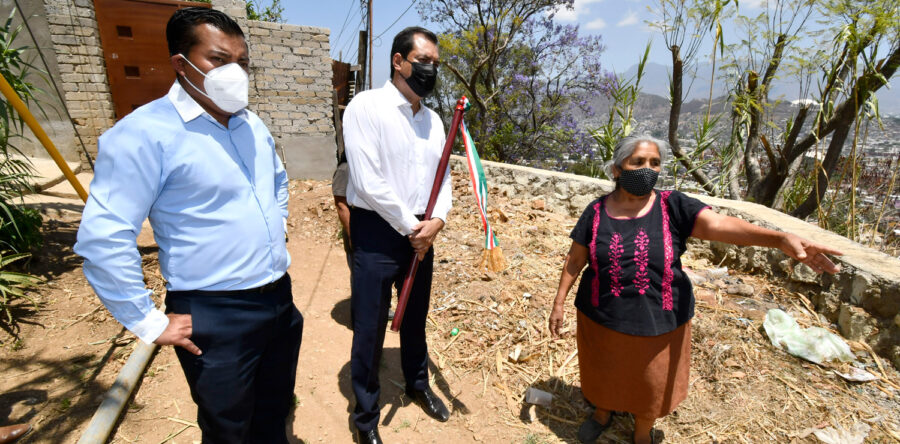Mejora Ayuntamiento de Oaxaca drenaje sanitario en el Barrio “El Coquito” de San Juan Chapultepec
