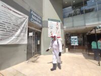 Con acciones de saneamiento, Ayuntamiento de Oaxaca salvaguarda la salud comunitaria