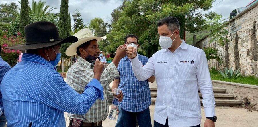 AMH construye ruta de paz en San Vicente Coatlán
