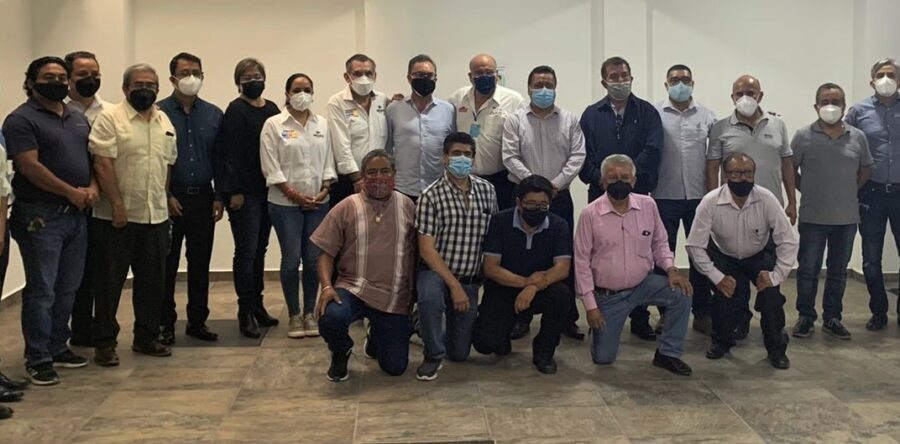 Universitarios con Javier y Toño ¡No van con Neri!: Alfredo Martínez de Aguilar