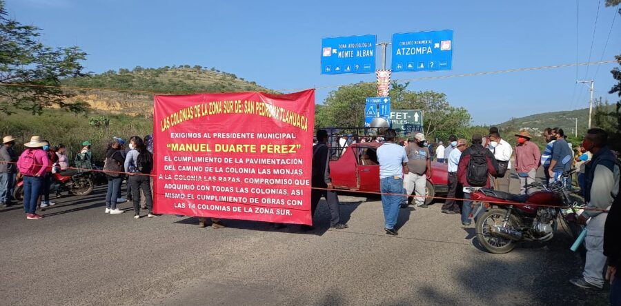 Por falta de obras de pavimentación, bloquearon rumbo a Monte Albán
