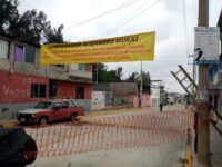 Continúa el bloqueo en Antiguo Aeropuerto por falta de luminarias