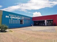 Denuncian a guardias de seguridad del Hospital de la Niñez por tratos inhumanos