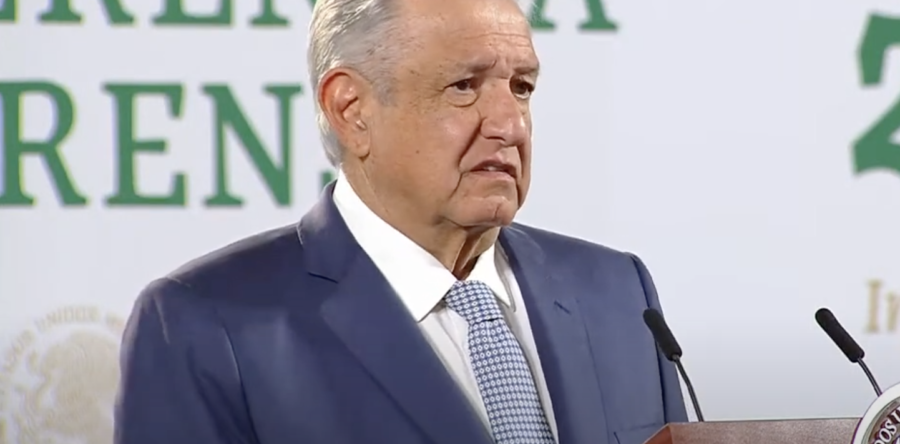 AMLO llama a padres de familia a organizarse para regreso a clases en agosto