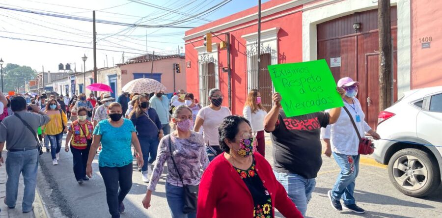 #UNO con comerciantes y vecinos contra los ambulantes y bloqueos: Alfredo Martínez de Aguilar