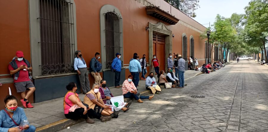 Con protesta pide nuevamente la FENNER vacunas para las y los estudiantes