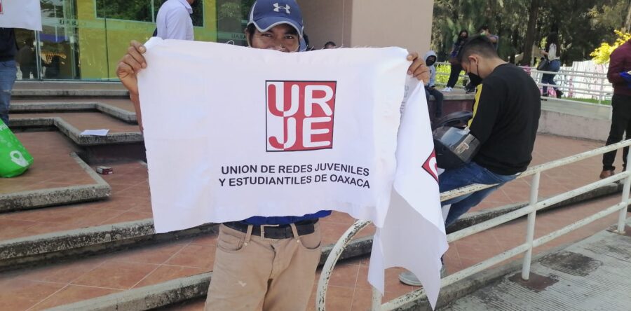 Integrantes de la URJE exigen ampliación de matrícula en la UABJO