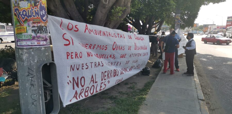 Protestan nuevamente contra la obra de Símbolos Patrios