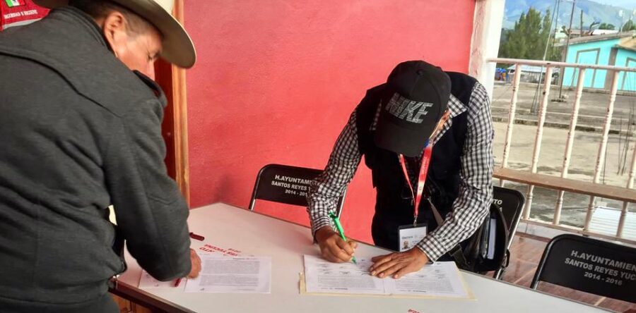 Concilia Segego conflicto social en Santos Reyes Yucuná