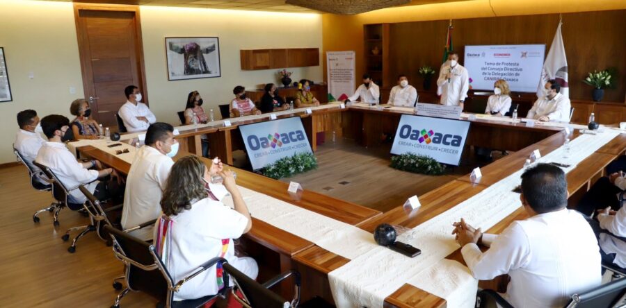 Reconoce Murat Hinojosa a los restaurantes oaxaqueños como pilares del crecimiento económico