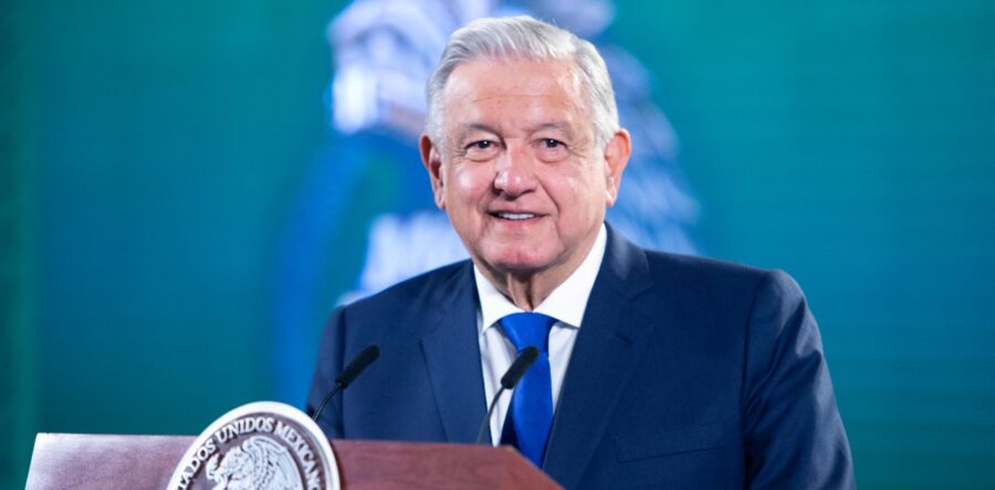 Diego Fernández de Ceballos es maestro de Anaya, asegura AMLO