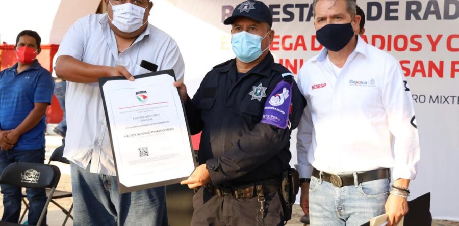 Oaxaca concreta la Red Estatal de Radiocomunicación
