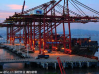 China cierra parcialmente uno de los principales puertos del mundo por caso de covid