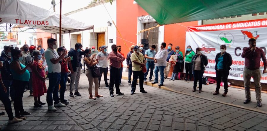 Amplían protesta los trabajadores de Salud en Oaxaca