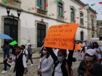 Continúan los trabajadores de salud con sus protestas