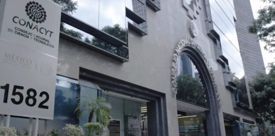 4 t contra la ciencia: Carlos R. Aguilar Jiménez