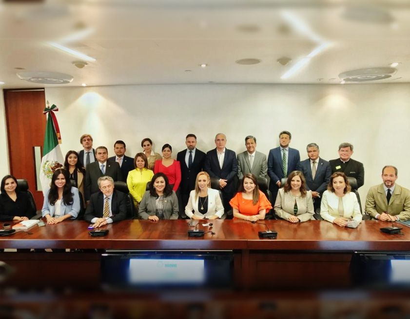 Acuerdo anticomunista del PAN con la ultraderecha española beneficia a AMLO: Carlos Ramírez