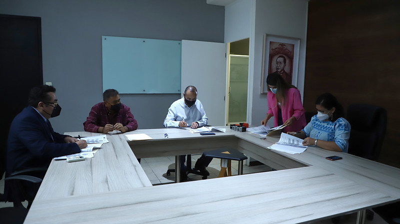 Realizan Entrega-Recepción de la Presidencia del IEEPCO