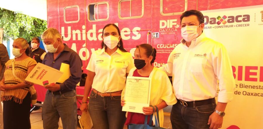 Benefician Caravanas Sociales a más municipios del Valle de Etla