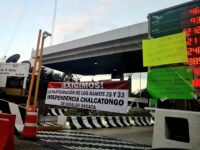 Nuevamente pobladores de Chalcatongo se apoderaron de la caseta de cobro de Huitzo