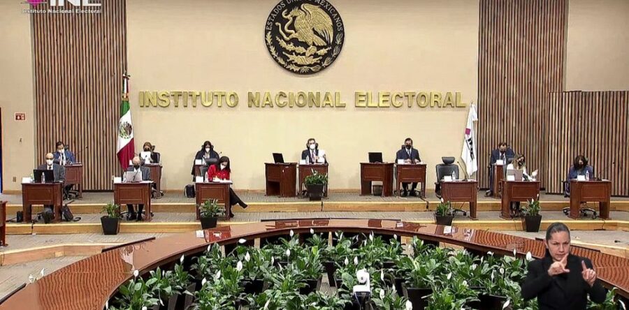 Diputados prevén recortar 19% a presupuesto del INE para darlo a secretarías