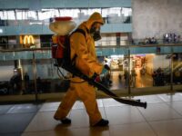 Covid no cede en Rusia, registra nuevo récord con 1,195 fallecidos