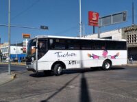 Con bloqueo exigen el techado de una telesecundaria en Yutanduchi de Guerrero