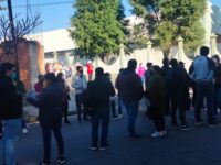 Cientos de personas buscan vacunarse contra la Covid-19 en esta jornada para rezagados