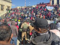 Quitan bloqueo trabajadores del 3 de Marzo, tras diálogo con las autoridades.