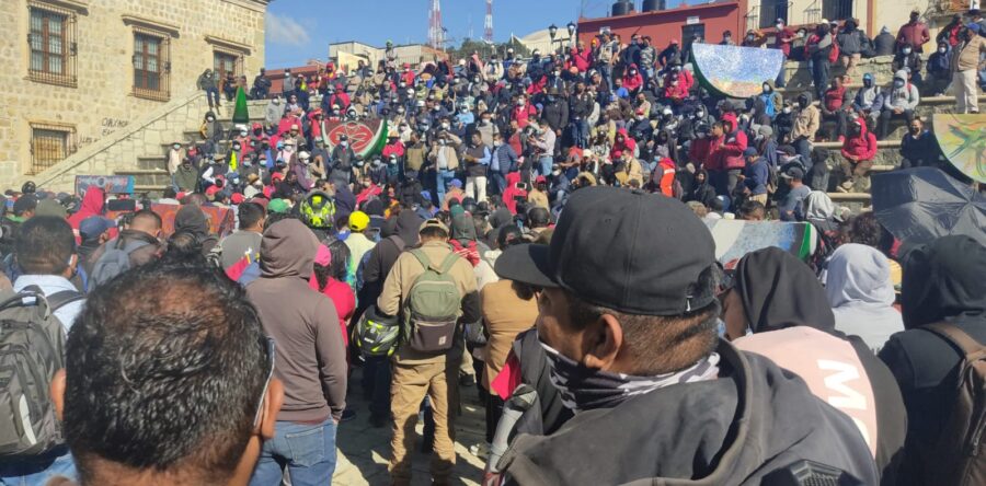 Quitan bloqueo trabajadores del 3 de Marzo, tras diálogo con las autoridades.