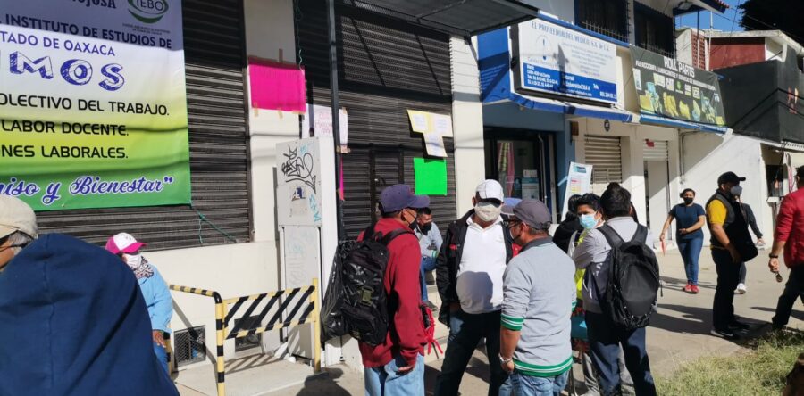 Agremiados del SEIEBO piden respeto a su contrato colectivo de trabajo