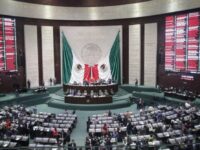 Decreto de AMLO para obras enfrenta segunda controversia, ahora de diputados