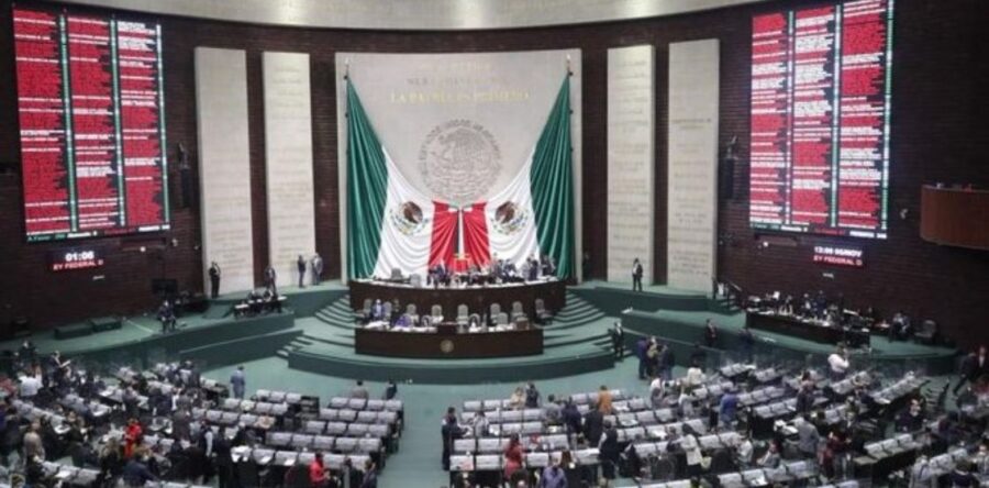 Decreto de AMLO para obras enfrenta segunda controversia, ahora de diputados