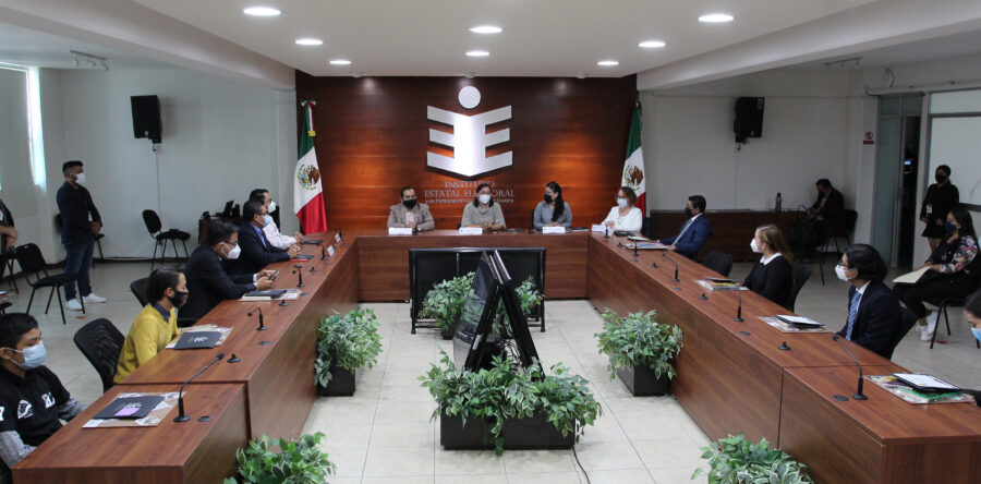Reconoce IEEPCO a juventudes ganadoras del Debate Intercultural y Colectivo 2021