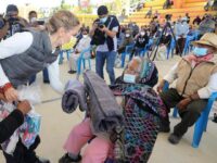 “Calidez en Familia” del Sistema DIF Oaxaca, acude a la región de la Mixteca para abrigar a cientos de familias en condiciones vulnerables