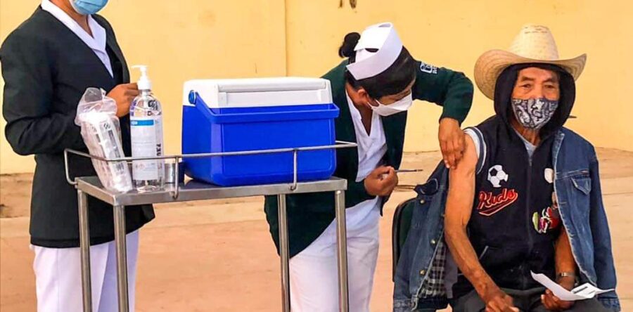 Inició la vacunación de refuerzo en Oaxaca