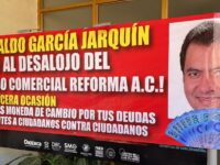 Protestan locatarios del Centro Comercial Reforma contra Oswaldo García Jarquín